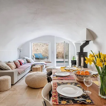 Hébergement de vacances Maison En Pierres 6/8pers, Piscine & Sublime Vue *