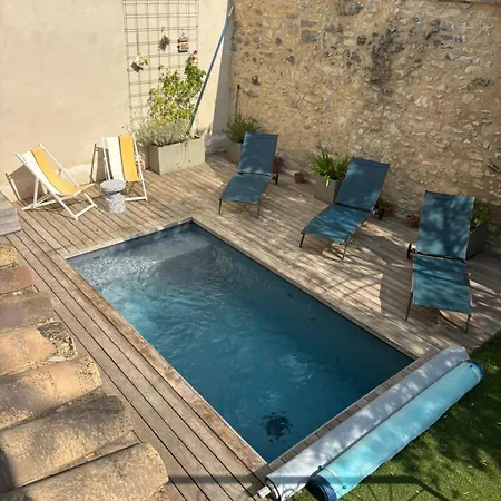 Hébergement de vacances Maison En Pierres 6/8pers, Piscine & Sublime Vue Puygiron