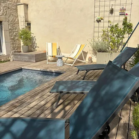 Hébergement de vacances Maison En Pierres 6/8pers, Piscine & Sublime Vue Puygiron